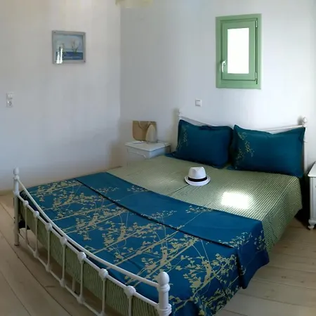 Wuthering Heights * Agia Irini (Paros)