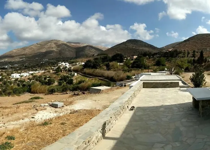 Wuthering Heights * Agia Irini (Paros)